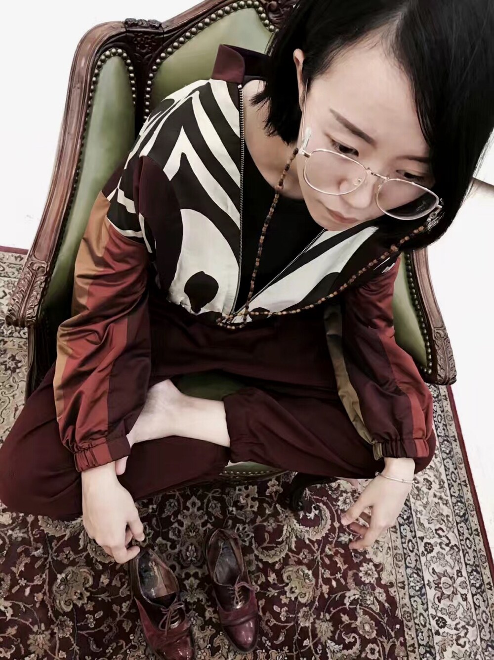 「shorts、jacket 、colourful」｜「manda yaoのアイテム（スタジャン、ブラウン系）」を使った、mandaさん（レディース・165cm）の秋コーディネートの1枚目の写真