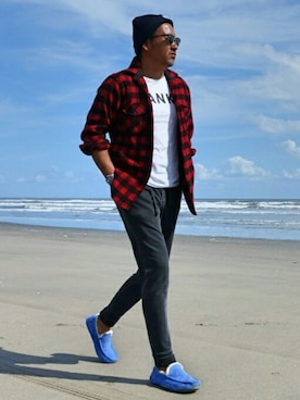「海」｜「アイテム（モカシン/デッキシューズ）」を使った、MASA SURFさん（メンズ・180cm）の秋コーディネート