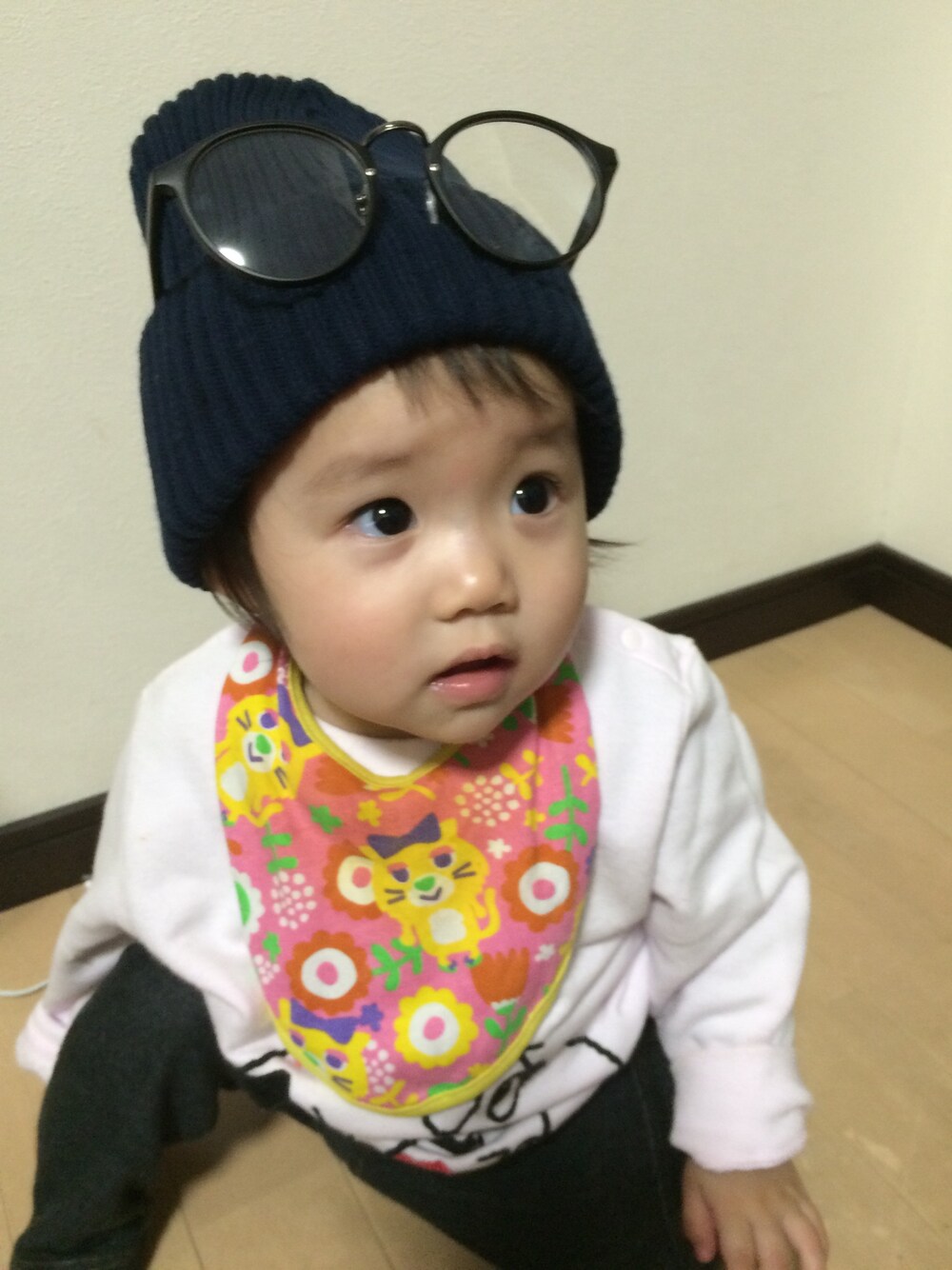 「UNIQLO、BREEZE、ニューエラ」｜「パパの♡のアイテム（サングラス、ブラック系）」を使った、あり♡えりさん（キッズ・80cm）の冬コーディネートの1枚目の写真