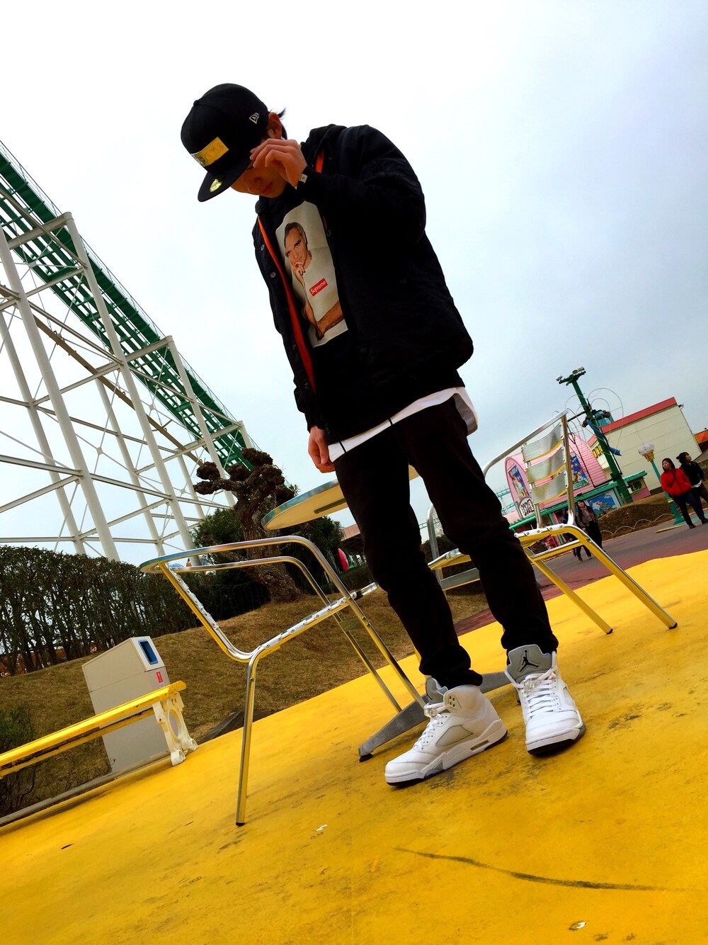 「Jordan、jordan5、supreme、Supreme16/ss」｜「Supreme のアイテム（キャップ、ブラック系）」を使った、雅樹さん（メンズ・165cm）の冬コーディネートの1枚目の写真