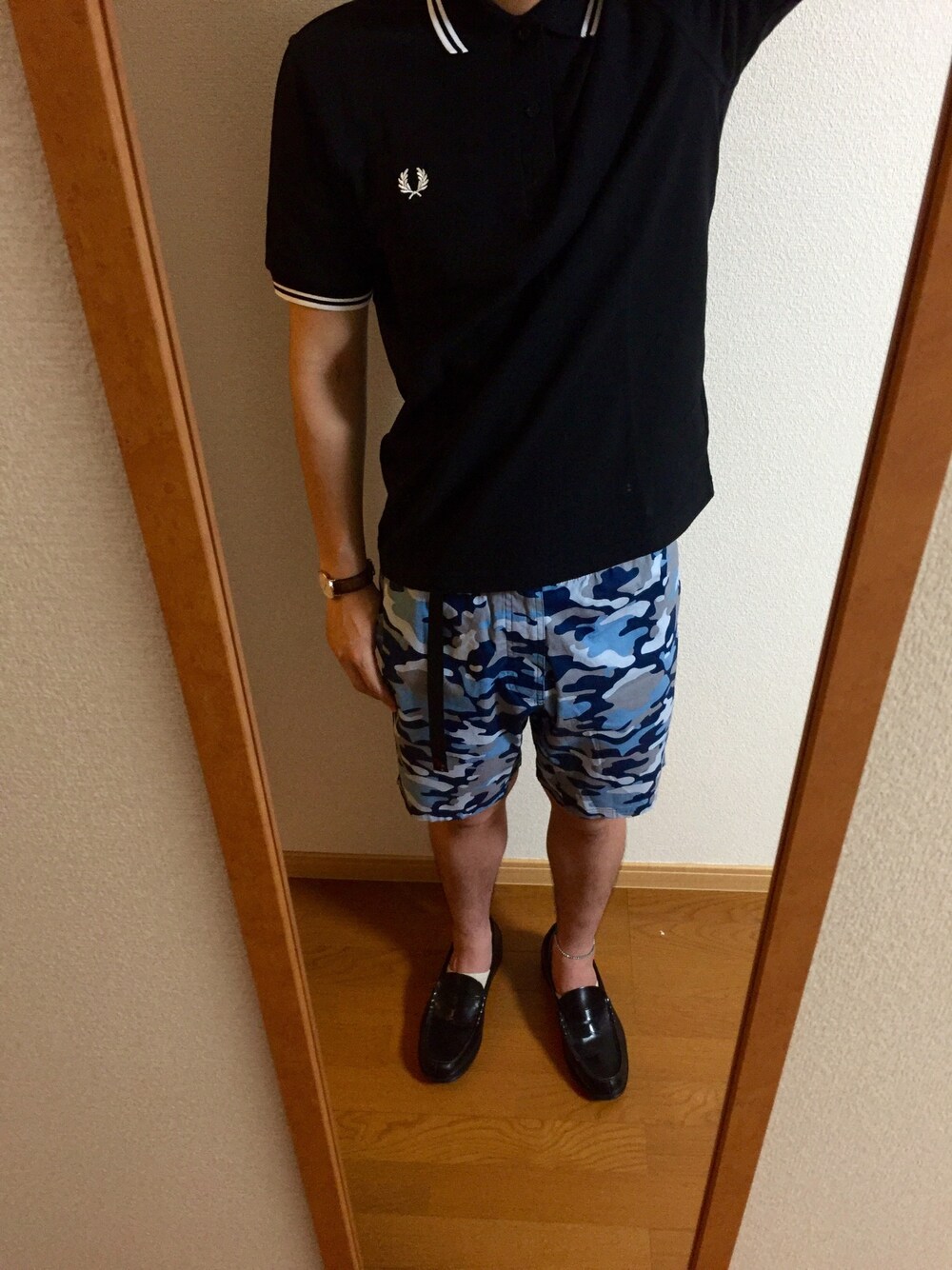 「FRED PERRYのFRED PERRY / フレッドペリー:M12N #（ポロシャツ、ブラック系）」を使った、yukiさん（メンズ・173cm）の夏コーディネートの1枚目の写真