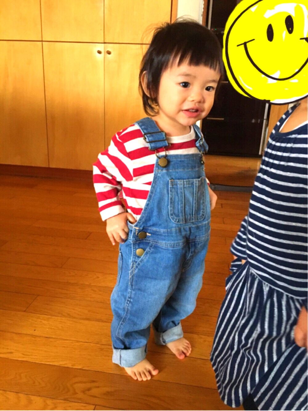 「オーバーオール、デニム、女の子コーデ、カジュアル、ボーダー、ちびボーダー族、ちびウォーリーし隊。、前髪ぱっつん、ロシアン帽フェス告知、集まれ！北関東キッズ★」｜「petit mainのシンプルデニムサロペット（サロペット/オーバーオール、ブルー系）」を使った、Suikaaさん（キッズ・80cm）の秋コーディネートの1枚目の写真