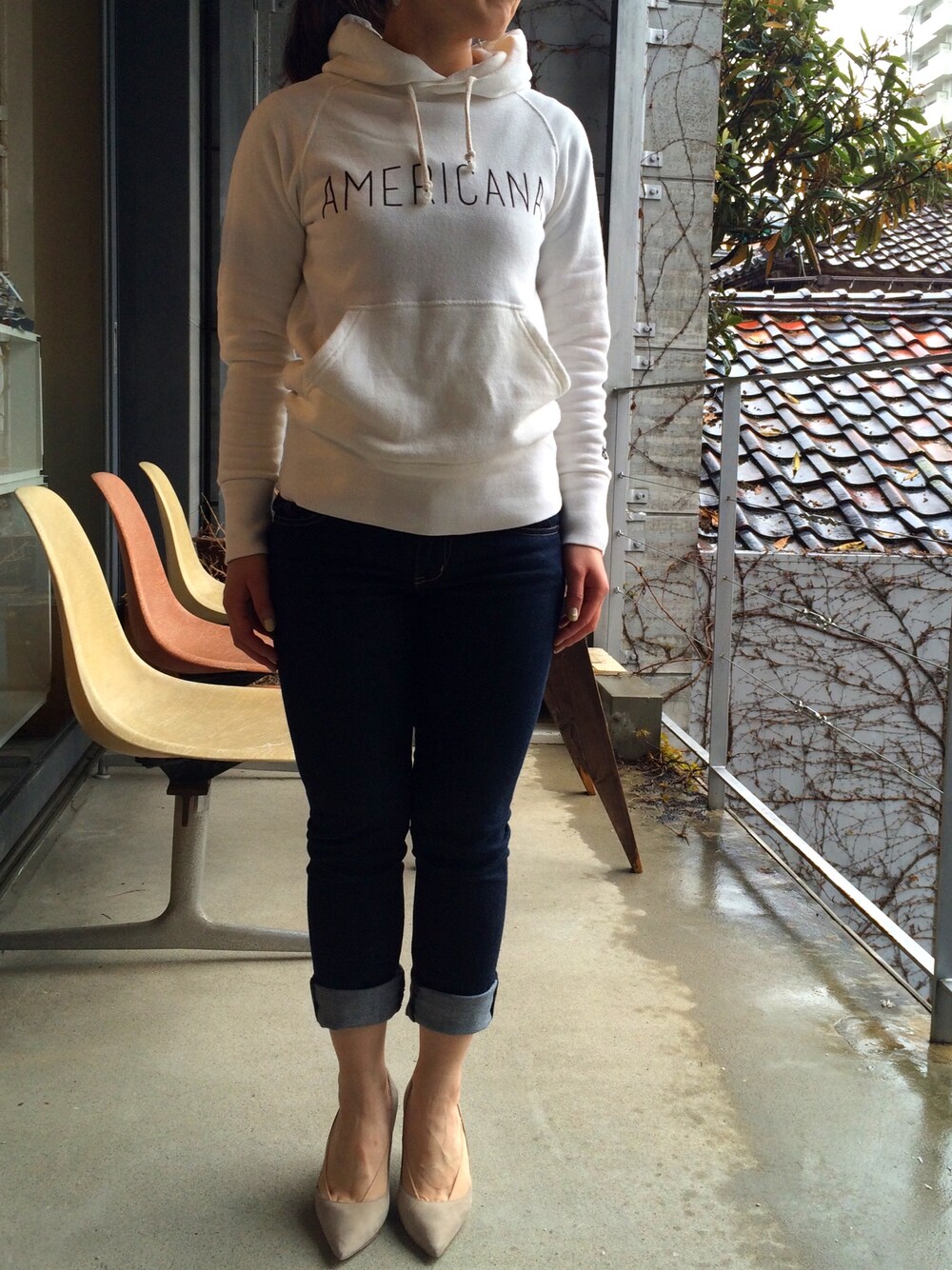 「パーカー、Americana 、スキニーデニム、delicious、パンプス、RUE DELA POMPE」｜「AMERICANAのアイテム（パーカー、ホワイト系）」を使った、jamesyukiさん（レディース・152cm）の春コーディネートの1枚目の写真