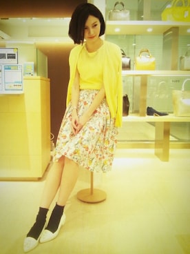 「フラワープリント」｜「アイテム（アンサンブル）」を使った、鳥子さん（レディース・167cm）の春コーディネート
