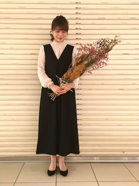 「Dot＆Stripes CHILD WOMAN（ドットアンドストライプス　チャイルドウーマン）の小ﾊﾟｰﾙ　ﾎﾞｰﾙ形ｲﾔﾘﾝｸﾞ（イヤリング、ホワイト系）」を使った、chisatoさん（レディース・161cm）の秋コーディネート