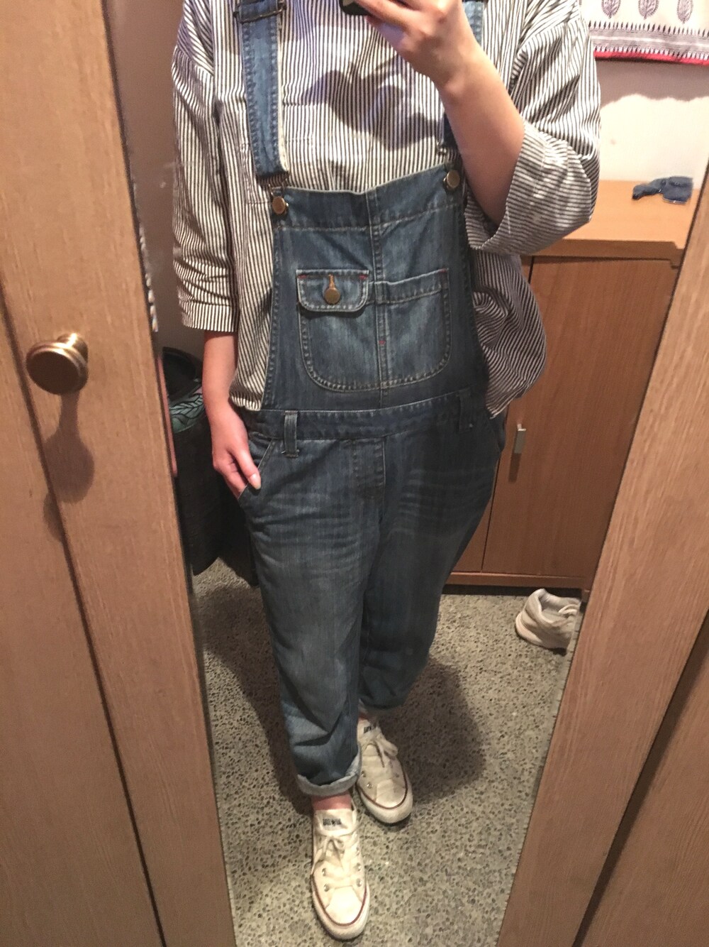 「TOMMYのアイテム（サロペット/オーバーオール、その他）」を使った、グッチさん（レディース・151cm）の秋コーディネートの1枚目の写真