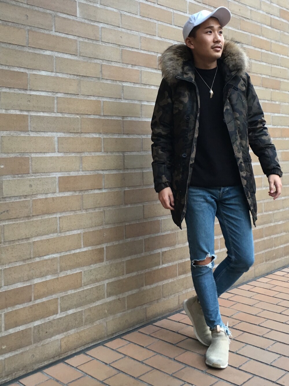 「N3B、ミリタリー、ストリート、冬、デニム、ダウン、冬コーデ、スキニーデニム、クラッシュデニム、ブーツ」｜「GOSTAR DE FUGAのアイテム（ダウンジャケット/コート、その他）」を使った、sasaking0104さん（メンズ・175cm）の冬コーディネートの1枚目の写真