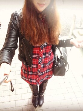 「アイテム（シャツワンピース、レッド系）」を使った、Lan Phuongさん（レディース・167cm）の春コーディネート