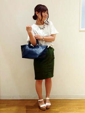 ikka STORE Women's STAFFさんの「タック入りタイトスカート」を使ったコーディネート