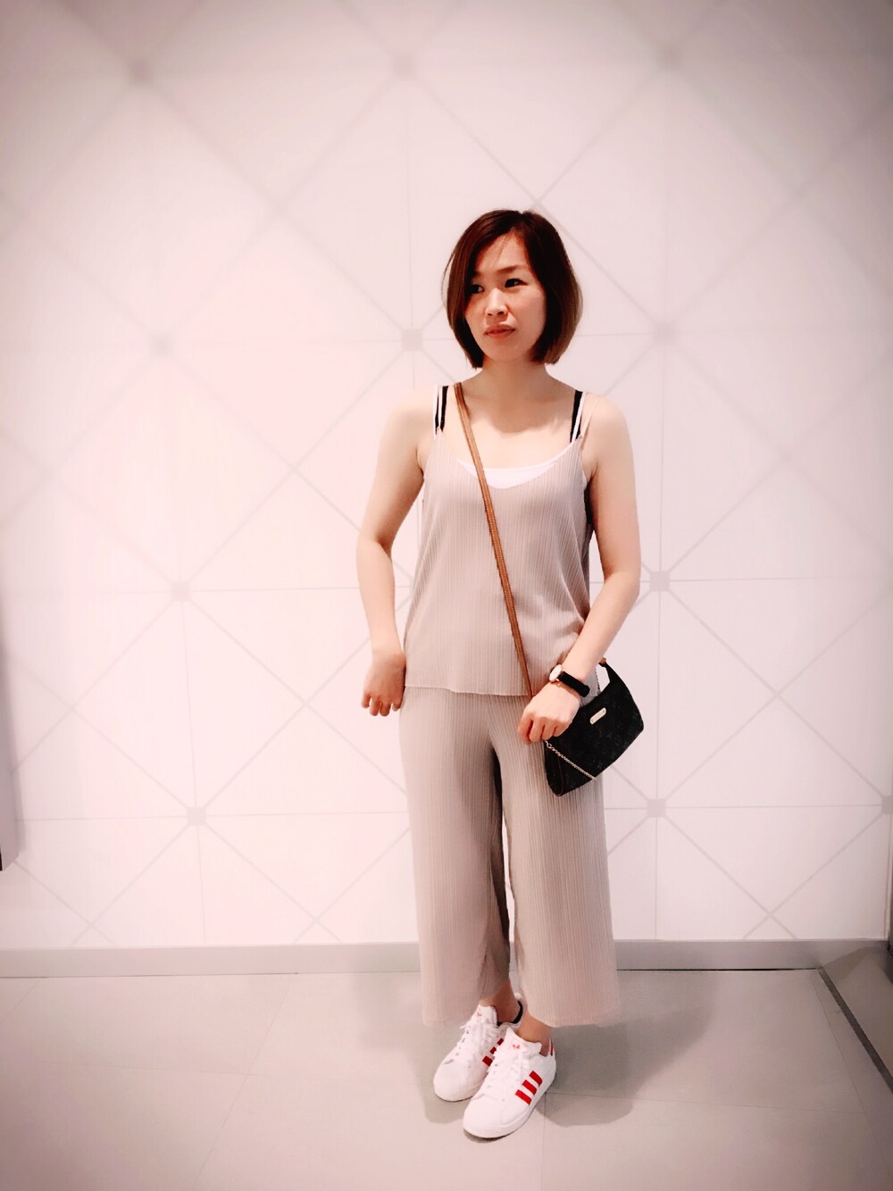 「Daniel Wellingtonのアイテム（置時計、ブラック系）」を使った、Miranda.Hさん（レディース・163cm）の夏コーディネートの1枚目の写真