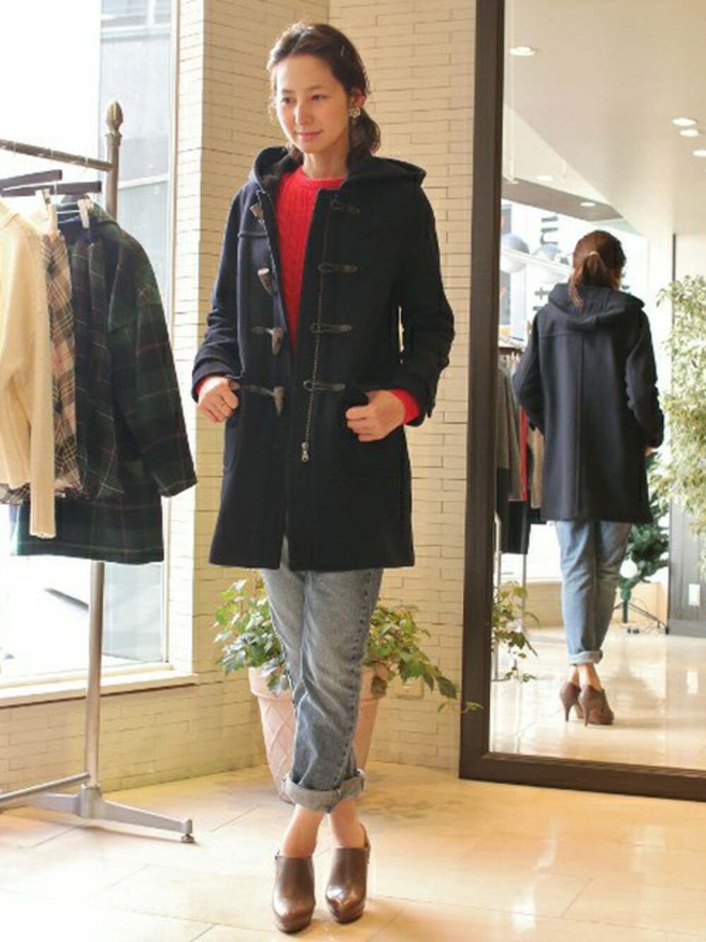 「デニム、トレンド、ダッフルコート、メルトン、ケーブルニット、ミドル丈、ロールアップ、WON HUNDRED」｜「Spick & Spanのカルゼメルトン ダッフル。（ダッフルコート、ブルー系）」を使った、hoshiさん（レディース・165cm）の秋コーディネートの1枚目の写真