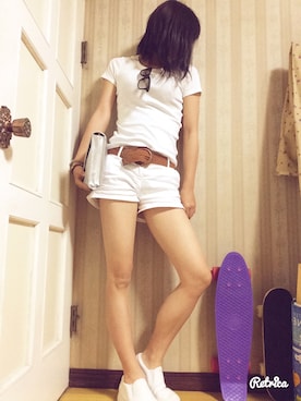 「UNIQLO（ユニクロ）のアイテム（Tシャツ/カットソー、ホワイト系）」を使った、ちひろさん（レディース）の夏コーディネート