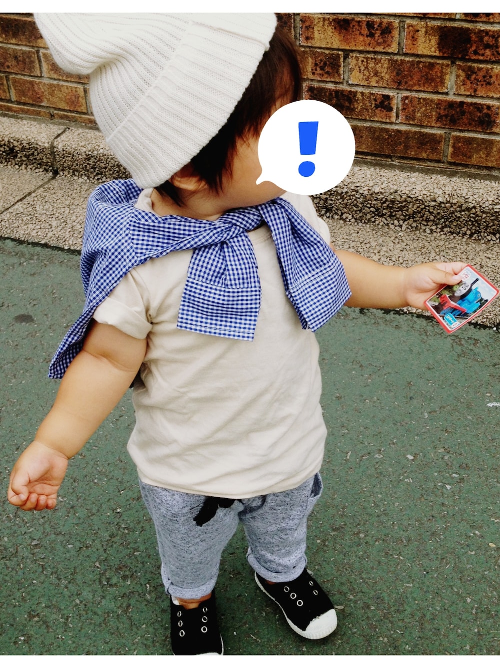 「公園、ギンガムチェック、SALEで買いました」｜「Cientaのcienta 黒（スニーカー、ブラック系）」を使った、souさん（キッズ・80cm）の夏コーディネートの1枚目の写真