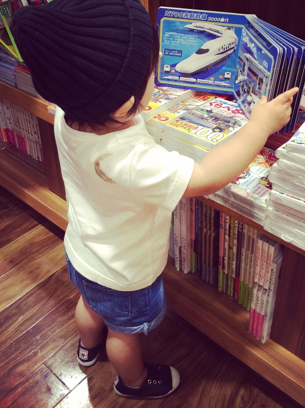 「green label relaxingの【KIDS】フェザープリント Tシャツ ◆（Tシャツ/カットソー、ホワイト系）」を使った、souさん（キッズ・80cm）の秋コーディネートの1枚目の写真