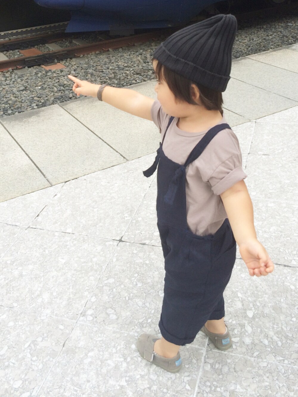 「サロペット、kids」｜「Handmadeのアイテム（サロペット/オーバーオール、ブルー系）」を使った、souさん（キッズ・90cm）の夏コーディネートの1枚目の写真