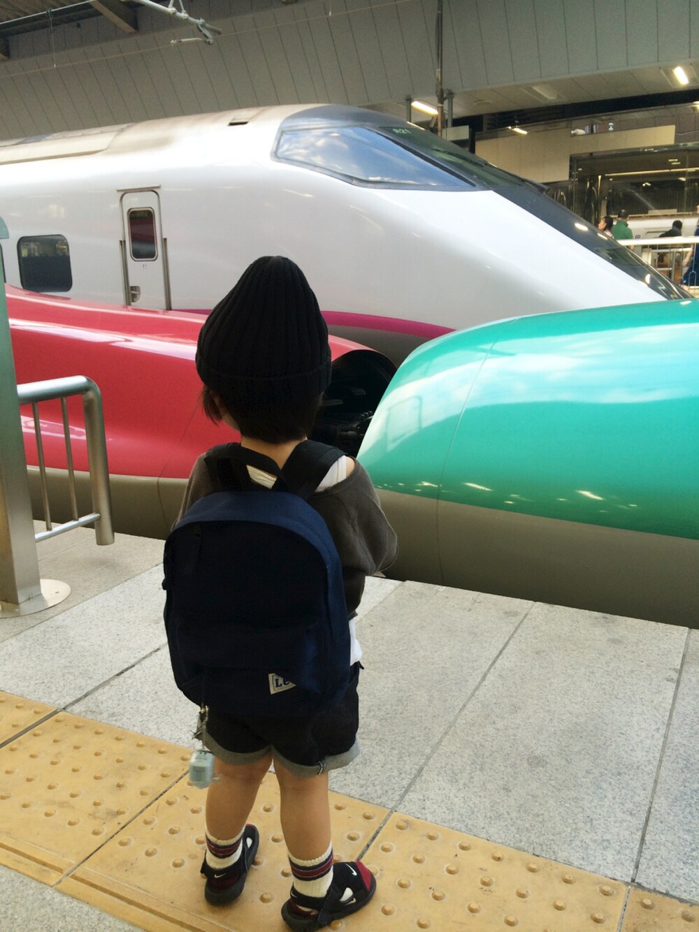「kids、サンダル」｜「Leeのアイテム（バックパック/リュック、ブルー系）」を使った、souさん（キッズ・90cm）の夏コーディネートの1枚目の写真
