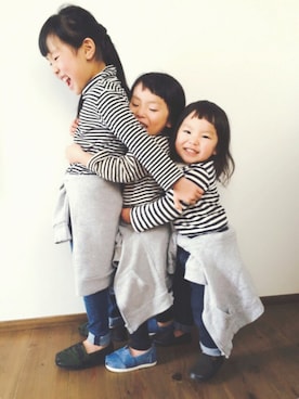 「GLOBAL WORK（グローバルワーク）の14ガラタートル長袖/552142（Tシャツ/カットソー、ブラック系）」を使った、pooooocoさん（キッズ）の冬コーディネート