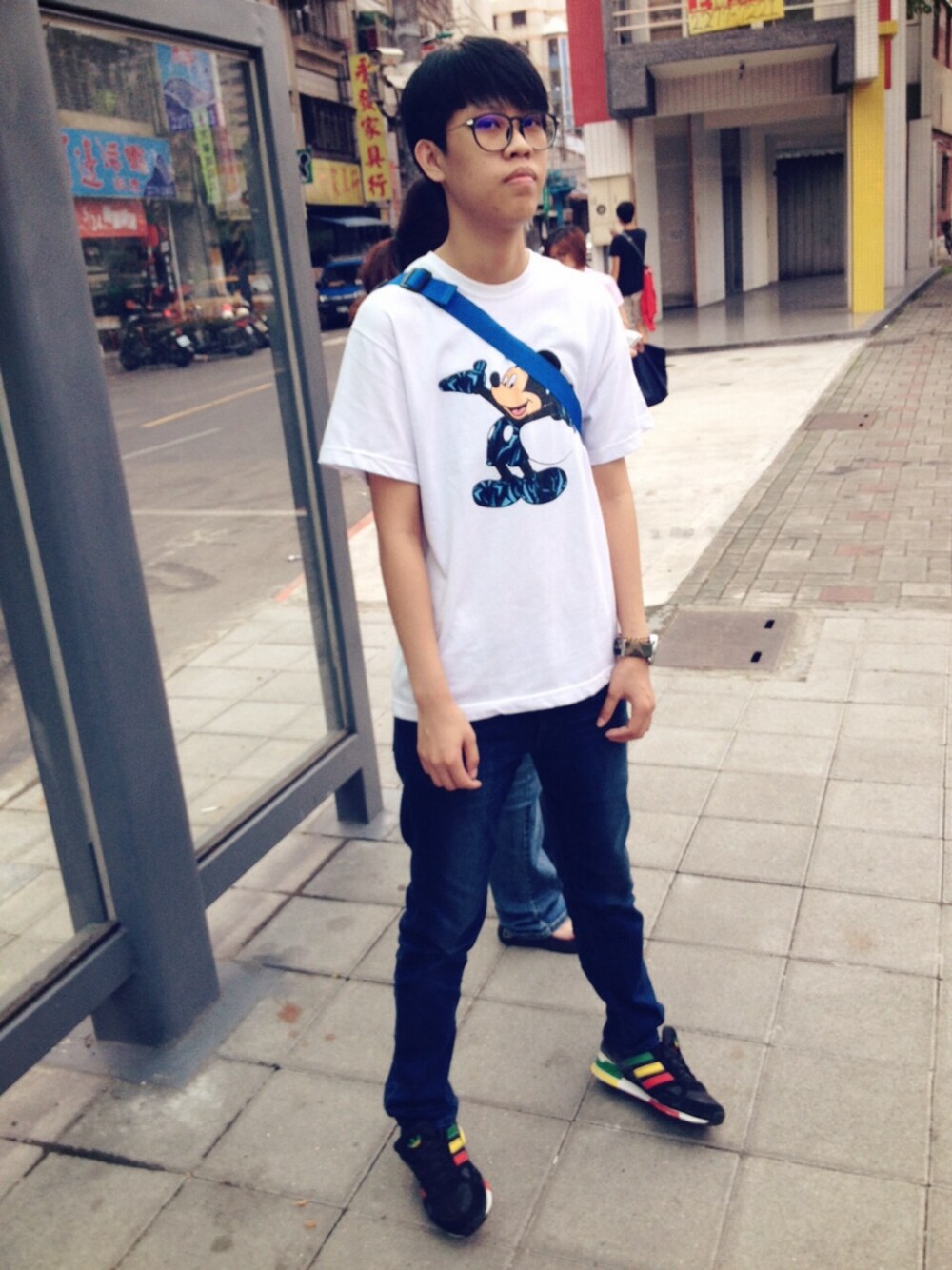「UNIQLO、adidas、Herschel、Clot」｜「アイテム（アナログ腕時計、ブラック系）」を使った、Sun Chengさん（メンズ・173cm）の夏コーディネートの1枚目の写真