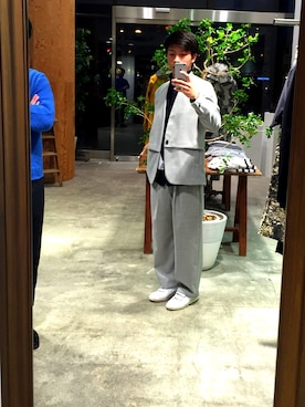 「アイテム（スーツジャケット、シルバー系）」を使った、タカフミさん（メンズ・170cm）の春コーディネート