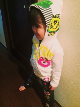 「GOTHAM（ゴッサム）のアイテム（パンツ）」を使った、サニーさん（キッズ・100cm）の冬コーディネート