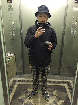 「green label relaxing（グリーンレーベルリラクシング）の[チャンピオン] CHAMPION BUCKET ハット（ハット、ブルー系）」を使った、Tatsuya Kubota/久保田竜弥さん（メンズ・175cm）の冬コーディネート