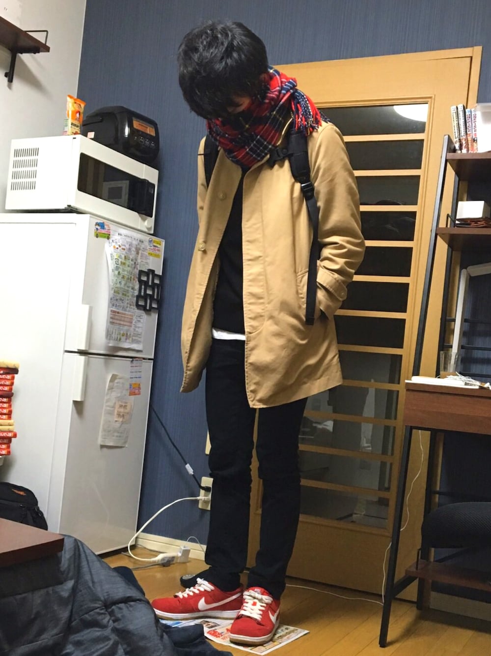 「ドクターマーチン」｜「無印良品のアイテム（ステンカラーコート、ベージュ系）」を使った、たっくんさん（メンズ・173cm）の冬コーディネートの1枚目の写真