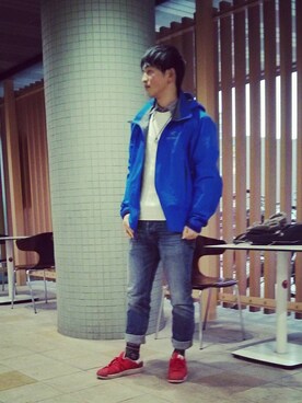「アイテム（マウンテンパーカー、ブルー系）」を使った、akatsukiさん（メンズ・175cm）の冬コーディネート