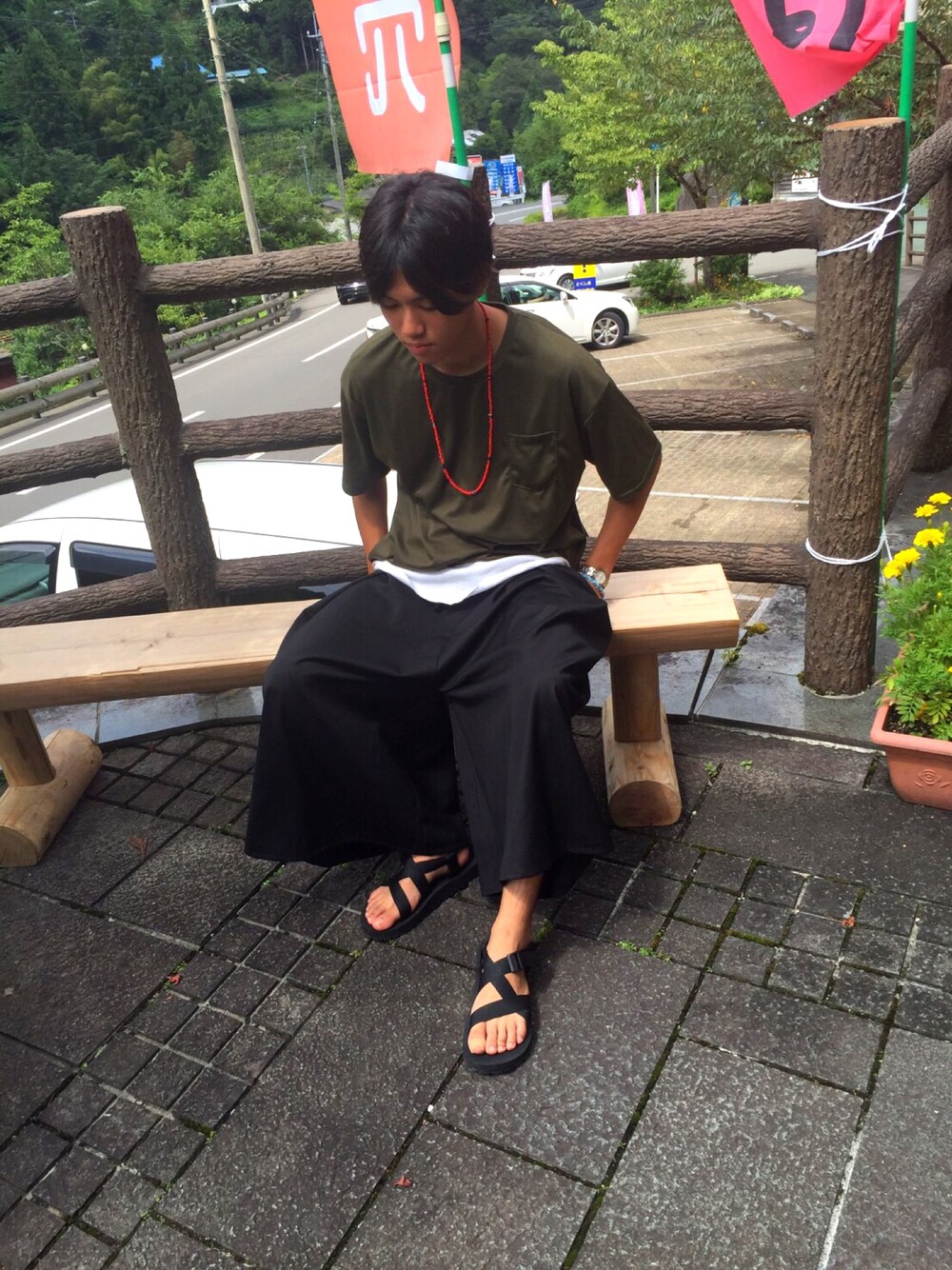 「夏、高知県、家族旅行、センター分け」｜「SPINNSのアイテム（パンツ、ブラック系）」を使った、たーくみさん（メンズ・182cm）の夏コーディネートの1枚目の写真