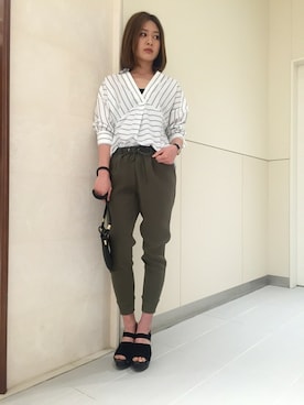 「NINE（ナイン）のアイテム（パンツ）」を使った、Mai Onoさん（レディース・165cm）の春コーディネート