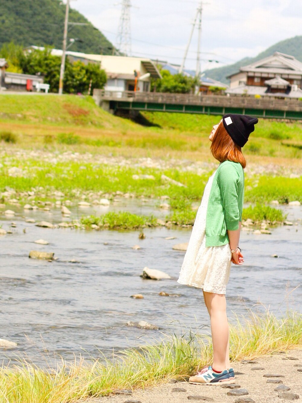 「#ニット、＃ワンピース、＃カーディガン、#ニューバランス」｜「cepoのアイテム（ワンピース、ホワイト系）」を使った、りろちゃんさん（レディース・167cm）の夏コーディネートの1枚目の写真