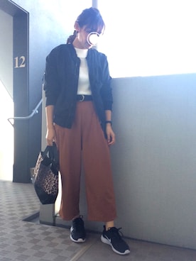 「ガウチョパンツ」｜「アイテム（MA-1）」を使った、ぺるもっちさん（レディース・162cm）の秋コーディネート