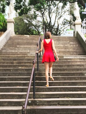 「red」｜「アイテム（オールインワン・サロペット）」を使った、Sarahさん（レディース・168cm）の秋コーディネート