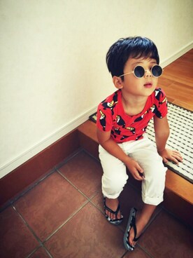「UNIQLO（ユニクロ）のアイテム（デニムパンツ、ホワイト系）」を使った、Rさん（キッズ・100cm）の夏コーディネート