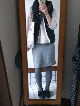 「OLIVE des OLIVE（オリーブデオリーブ）のBIG衿裏ボア中綿ベスト（ダウンベスト、グレー系）」を使った、315さん（レディース・162cm）の秋コーディネート