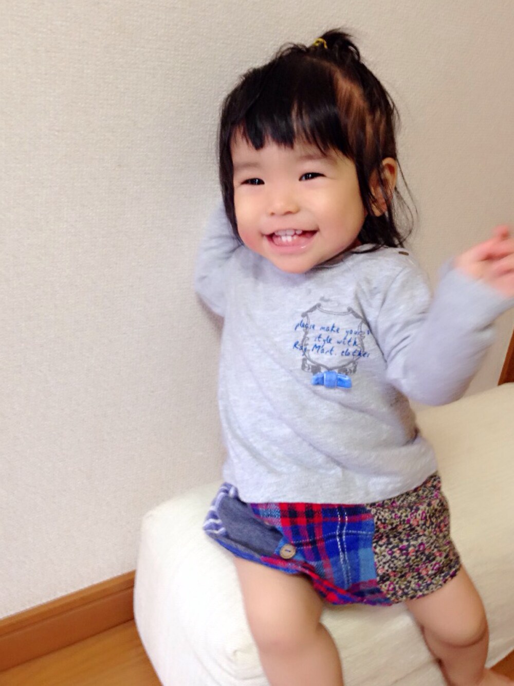 「カジュアル、女の子、秋のコーデ、ちょんまげヘア」｜「RAGMARTのアイテム（ワンピース、グレー系）」を使った、あさひまるさん（キッズ・80cm）の秋コーディネートの1枚目の写真