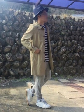 「ツバ広ハット」｜「アイテム（ステンカラーコート）」を使った、おかっぴきさん（メンズ・172cm）の春コーディネート