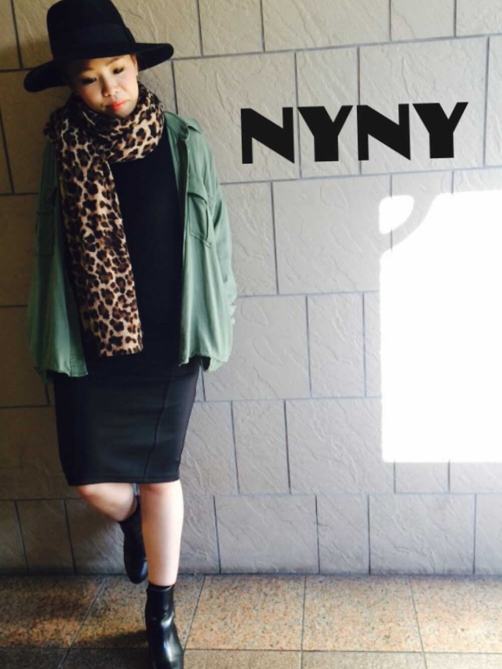 「＃タイトスカート、#ブラックコーデ、#ミリタリー、#レオパード、#ハット、＃カーキ、#moussy、#murua、#黒コーデ、 ＃ミリタリーシャツ」｜「MOUSSYのMilitary SH ②（シャツ/ブラウス、グリーン系）」を使った、ＮＹＮＹkatsuraさん（レディース・157cm）の秋コーディネートの1枚目の写真
