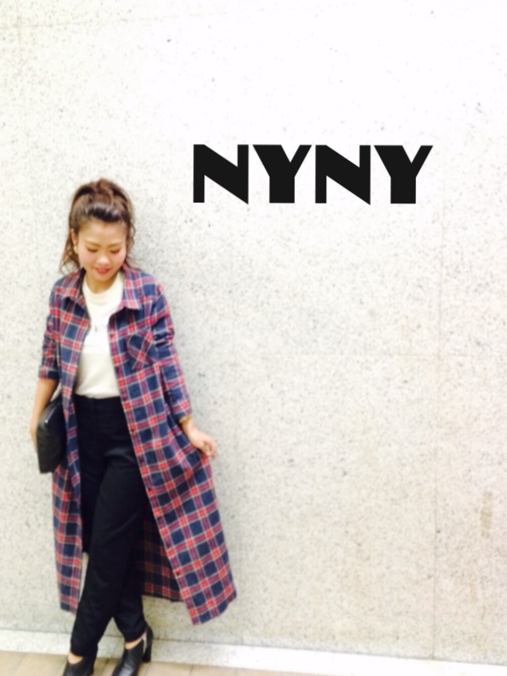 「#チェック、#クラッチバック、ロングシャツ、#Tシャツ、#moussy、ロングチェックシャツ」｜「jouetieの【CASUAL】チェックロングSH（シャツ/ブラウス、ブルー系）」を使った、ＮＹＮＹkatsuraさん（レディース・153cm）の秋コーディネートの1枚目の写真