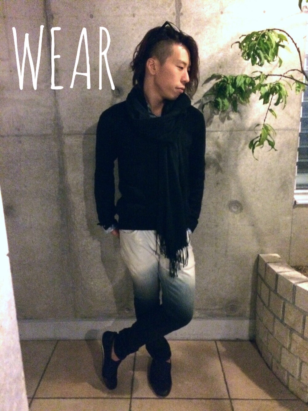 「パンツ、黒、パンツスタイル、黒ニット、ツーブロック」｜「ESPRITのEsprit Merino Wool Crew Neck Sweater - Navy - 454（ニット/セーター、ブルー系）」を使った、ＮＹＮＹkatsuraさん（レディース・160cm）の秋コーディネートの1枚目の写真
