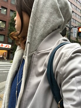 「アイテム（ミリタリージャケット、シルバー系）」を使った、Sayuri Yamashitaさん（レディース・153cm）の秋コーディネート