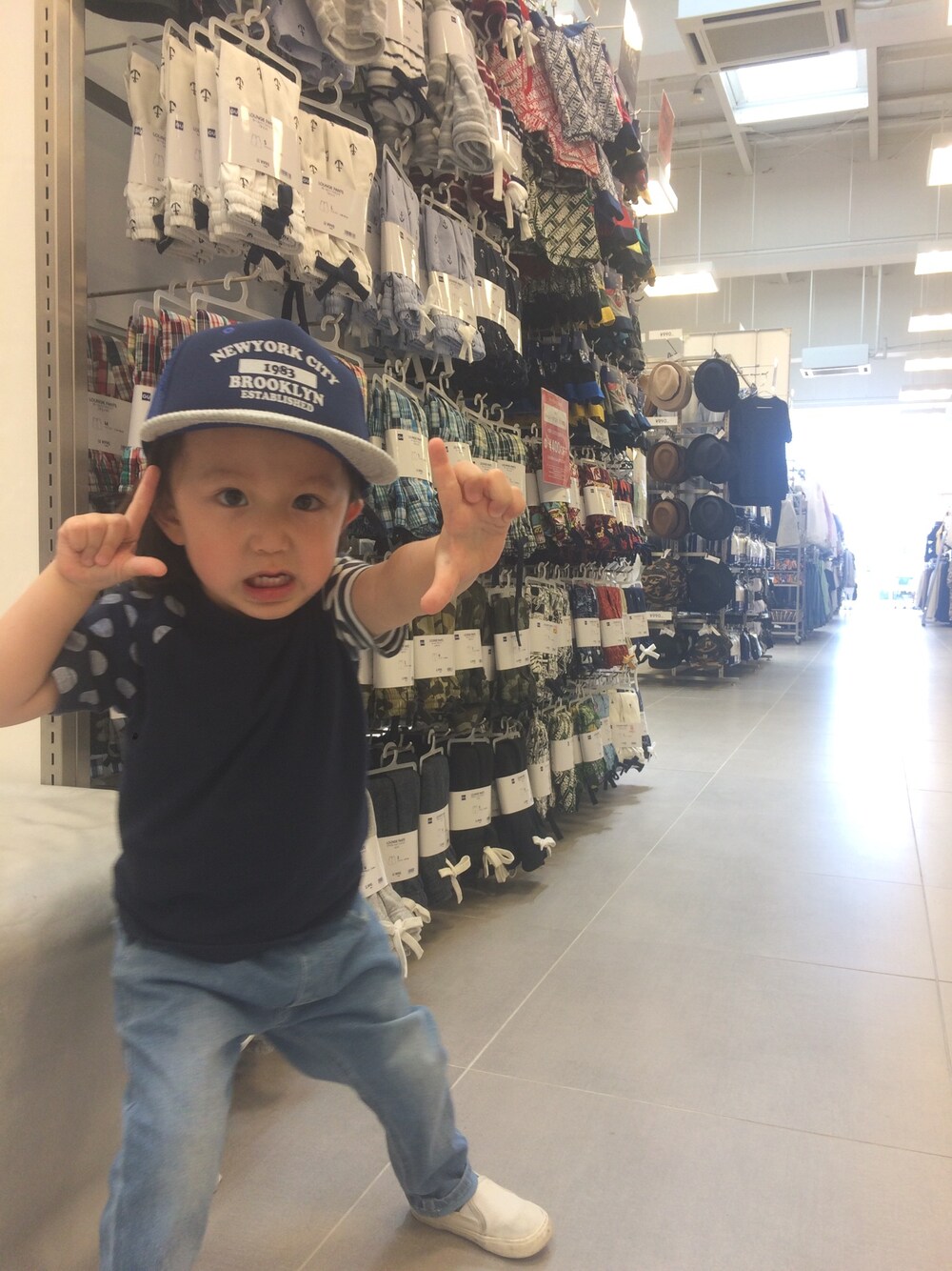 「プチプラ、男の子コーデ、キッズコーデ」｜「GUのアイテム（キャップ、ブルー系）」を使った、SAKUさん（キッズ・90cm）の夏コーディネートの1枚目の写真