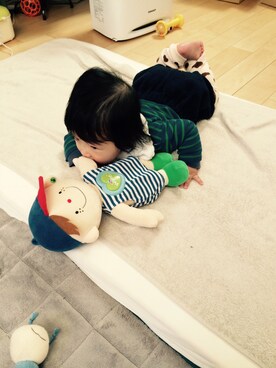 「アイテム（ママ＆ベビー、グリーン系）」を使った、ausukeさん（キッズ・70cm）の冬コーディネート