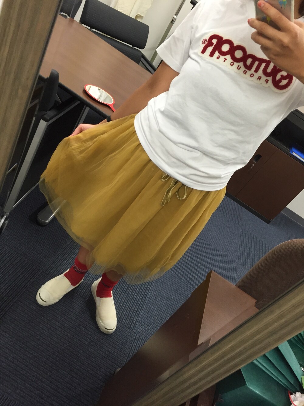 「しまむらのアイテム（Tシャツ/カットソー、ホワイト系）」を使った、食べちゃうぞおさん（レディース・156cm）の秋コーディネートの1枚目の写真