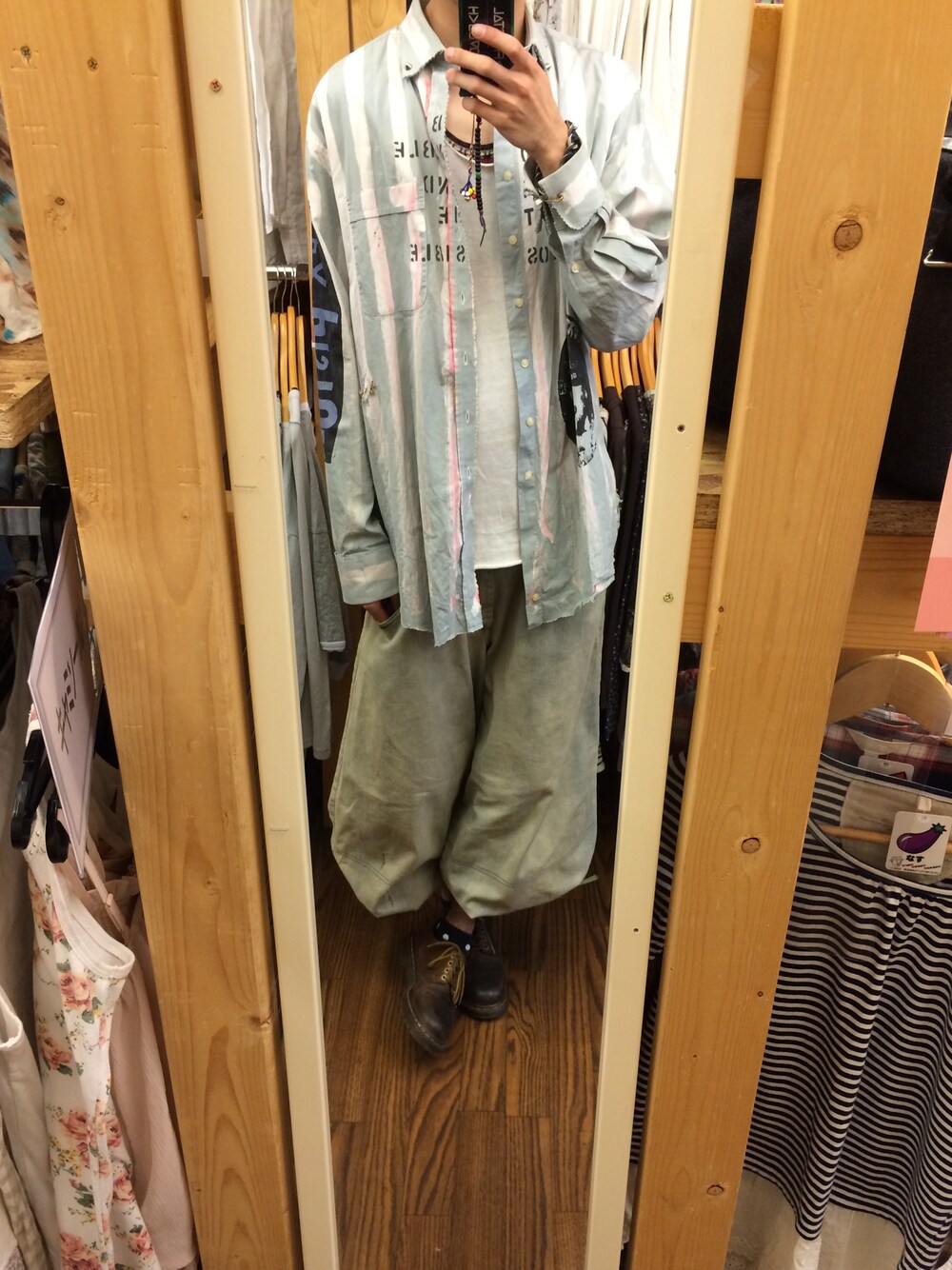 「古着、デニム、Dr.Martens、Diesel、袴パンツ、diesel black gold」｜「Dr. Martensのアイテム（ドレスシューズ、ブラウン系）」を使った、N△G△NEGIさん（メンズ・178cm）の春コーディネートの1枚目の写真