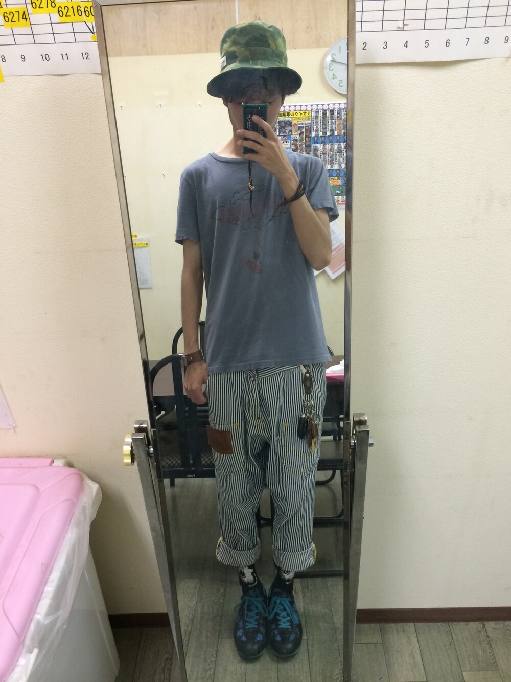 「CA4LA、mercibeaucoup,、ツモリチサト(TSUMORI CHISATO)、REMI RELIEF」｜「REMI RELIEFのアイテム（Tシャツ/カットソー、ブルー系）」を使った、N△G△NEGIさん（メンズ・178cm）の夏コーディネートの1枚目の写真