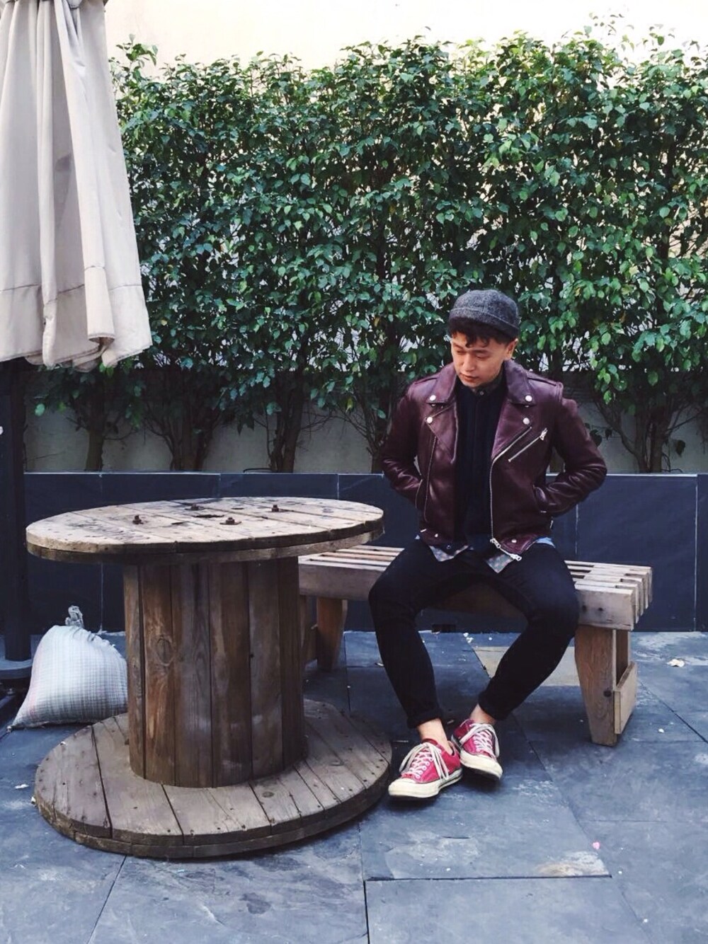 「rrl、converse、leather、jacket 、winter」｜「RRLのアイテム（ベスト、ブルー系）」を使った、Tedman Leeさん（メンズ・230cm）の冬コーディネートの1枚目の写真
