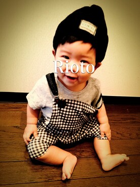 「GAP（ギャップ）のアイテム（Tシャツ/カットソー、グレー系）」を使った、riotoさん（キッズ・70cm）の秋コーディネート