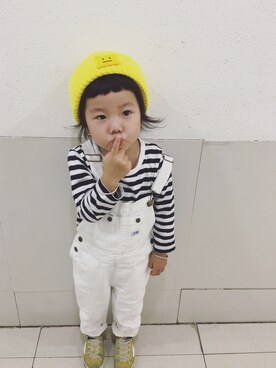 「ACNE（アクネ）のアイテム（キャップ）」を使った、77 さん（キッズ・100cm）の秋コーディネート