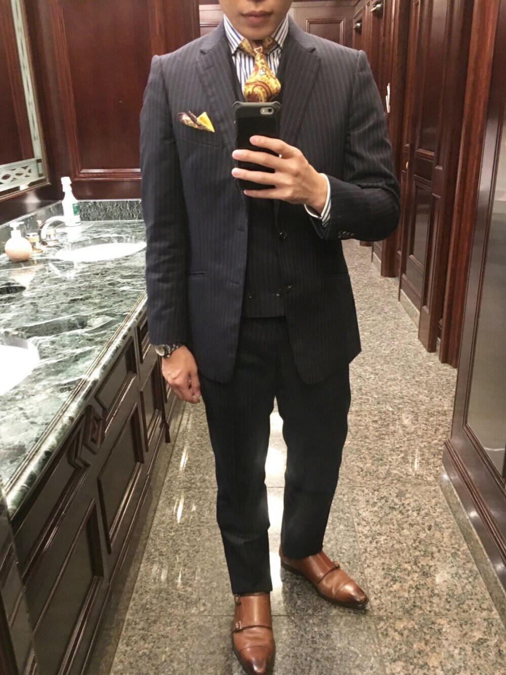 「ペイズリー、スーツスタイル、ストライプ、ネイビー、watch、longines、結婚式」｜「poulstuartのアイテム（セットアップ、ブルー系）」を使った、TETSUITIROUさん（メンズ・164cm）の秋コーディネートの1枚目の写真