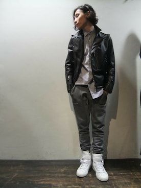 「リラックスパンツ」｜「アイテム（ライダースジャケット）」を使った、fujisakiさん（メンズ・172cm）の夏コーディネート